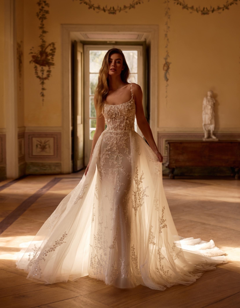 I trend più affascinanti delle Collezioni Sposa 2026 che potrai scoprire di persona nella nostra boutique interpretati da abiti da sogno.